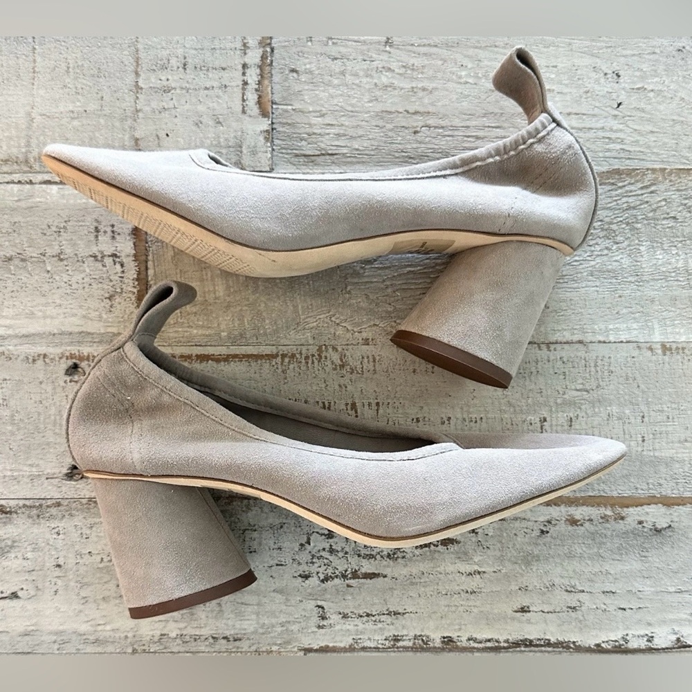 Tory Burch Therese 65MM Suede Pumps in Dust Storm Size US 5.5 $288 EUC - Picture 6 of 11